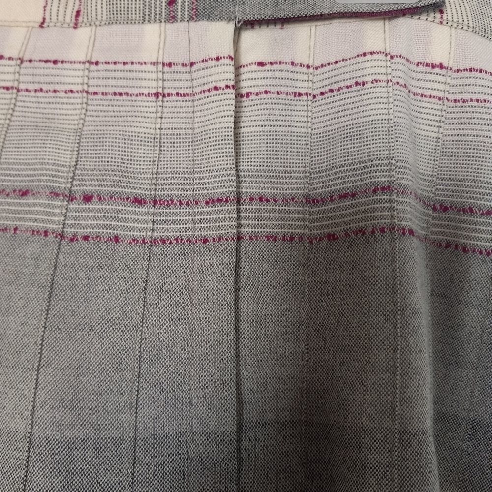 Pleated/Reversible Skirt - Picture 4 of 9